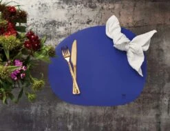 Aida Raw Organic Tischset 33,5x41 Cm, Azure -Alderaine Geschaft aida raw tischset organic 36