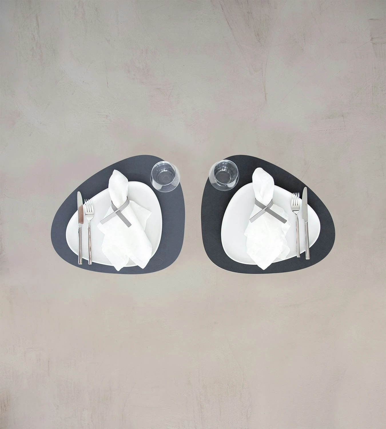 LIND DNA Curve Double Tischset L, Dunkelblau/ Schwarz 6 LIND DNA Curve Double Tischset L, Dunkelblau/ Schwarz – Bild 4